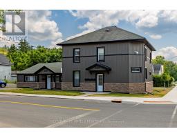 203 CARLISLE AVENUE, Peterborough, Ontario
