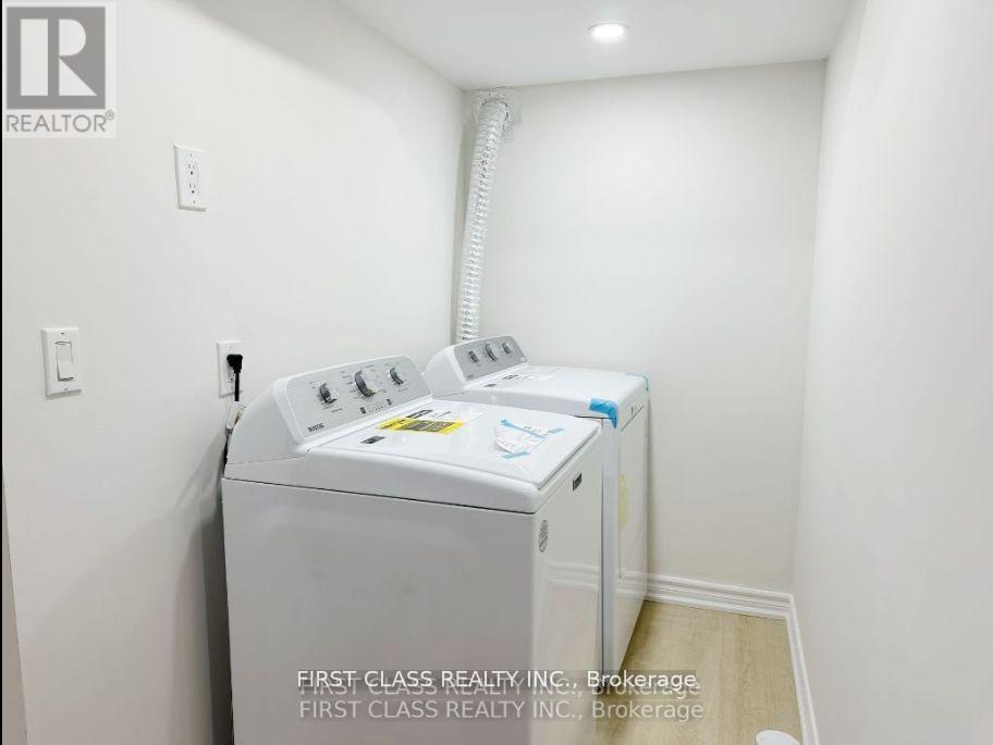 Basemen - 338 Rhodes Avenue, Toronto, Ontario  M4L 3A3 - Photo 5 - E12262355