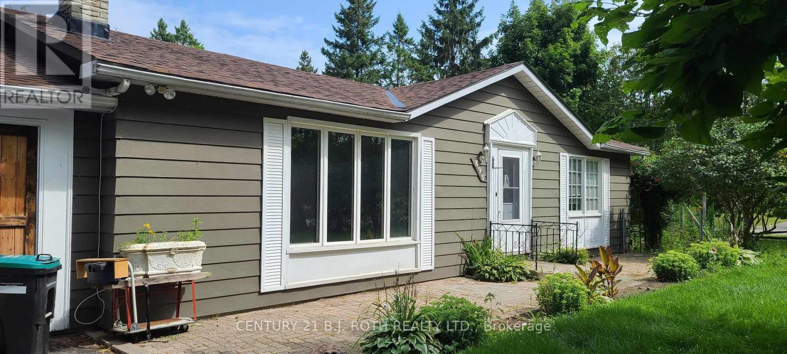 Property at 890 LEBANON DRIVE image 3