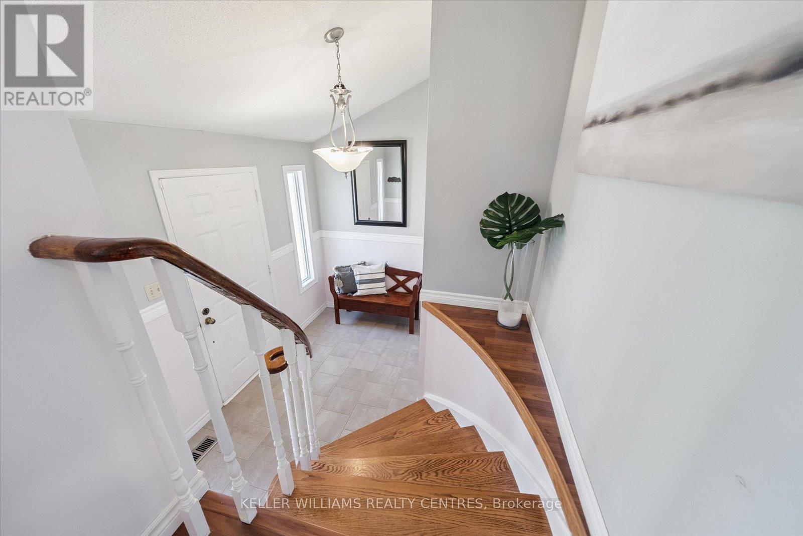 Property at 26 STONEHILL BOULEVARD image 5