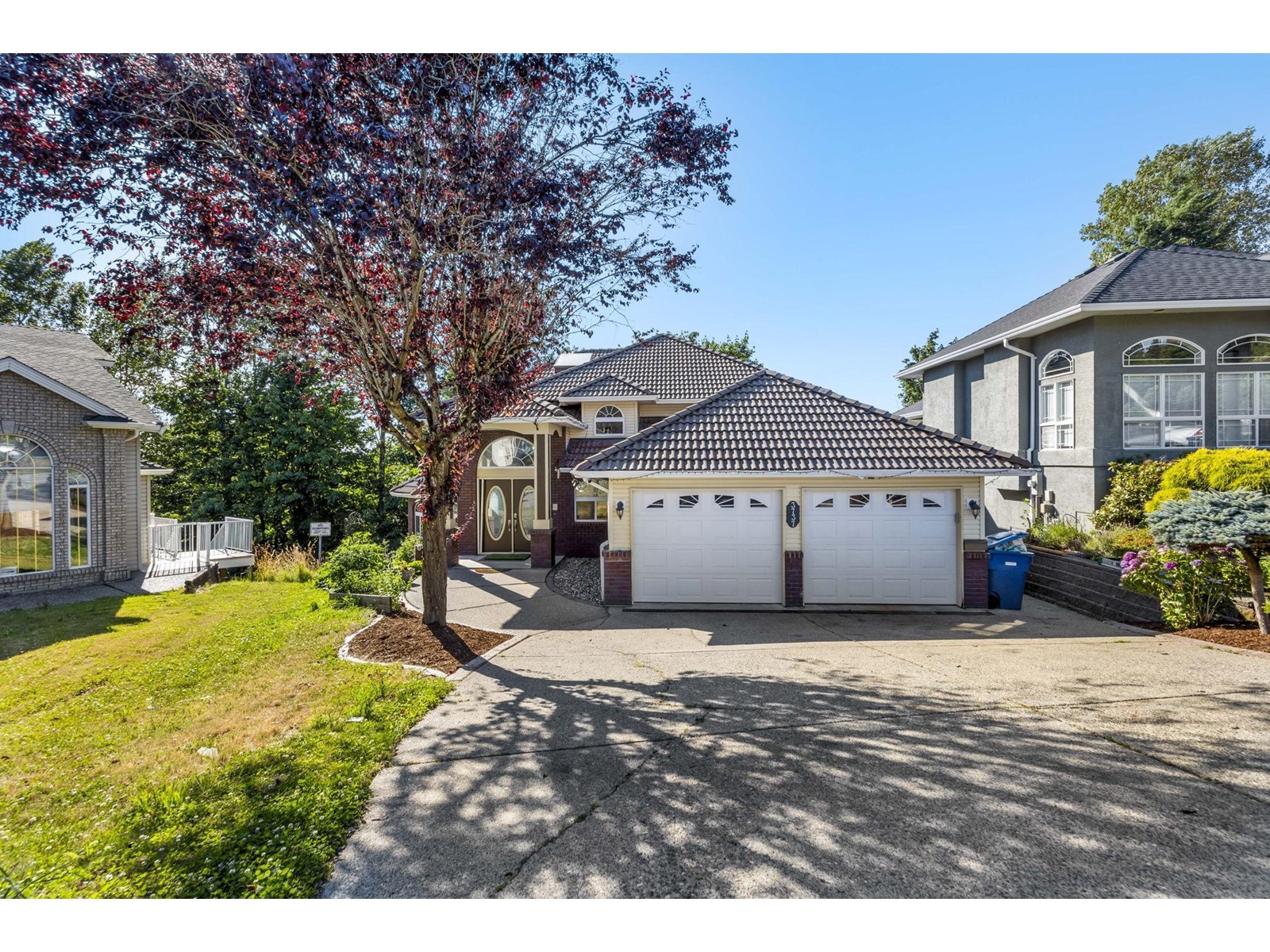 Property at 3737 LETHBRIDGE DRIVE image 2