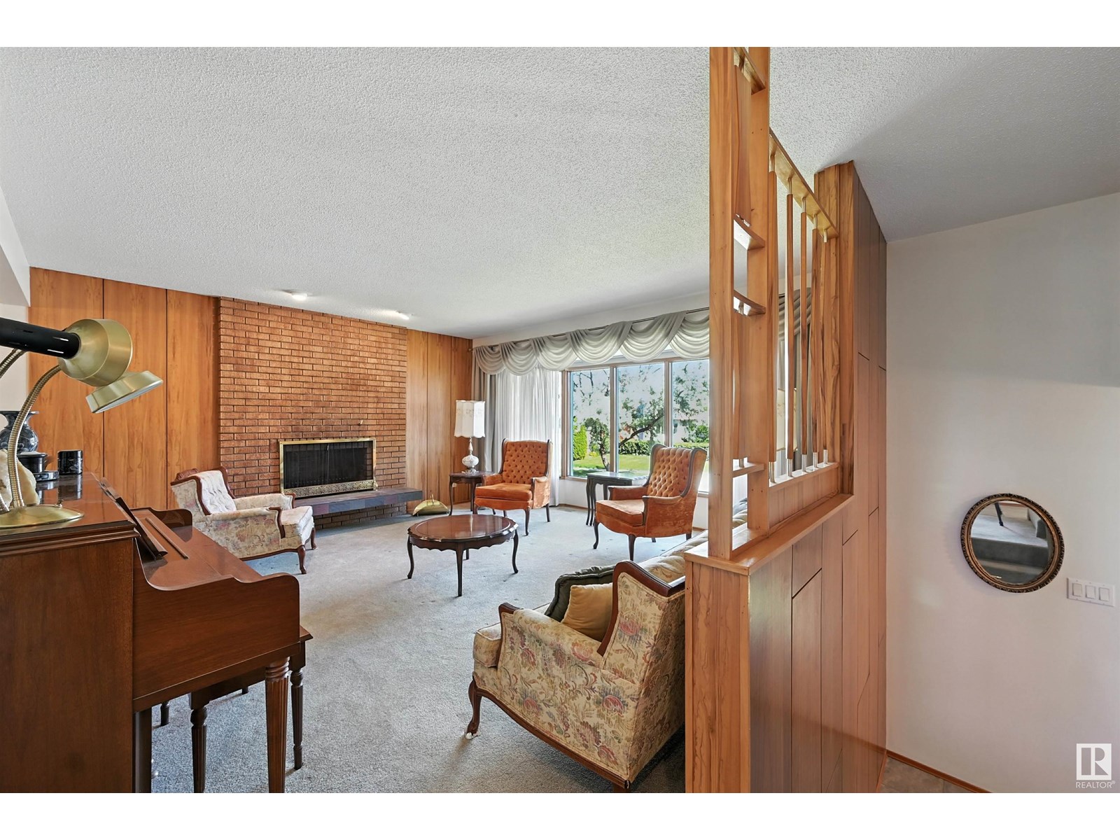 Property at 11251 41 AV NW image 3