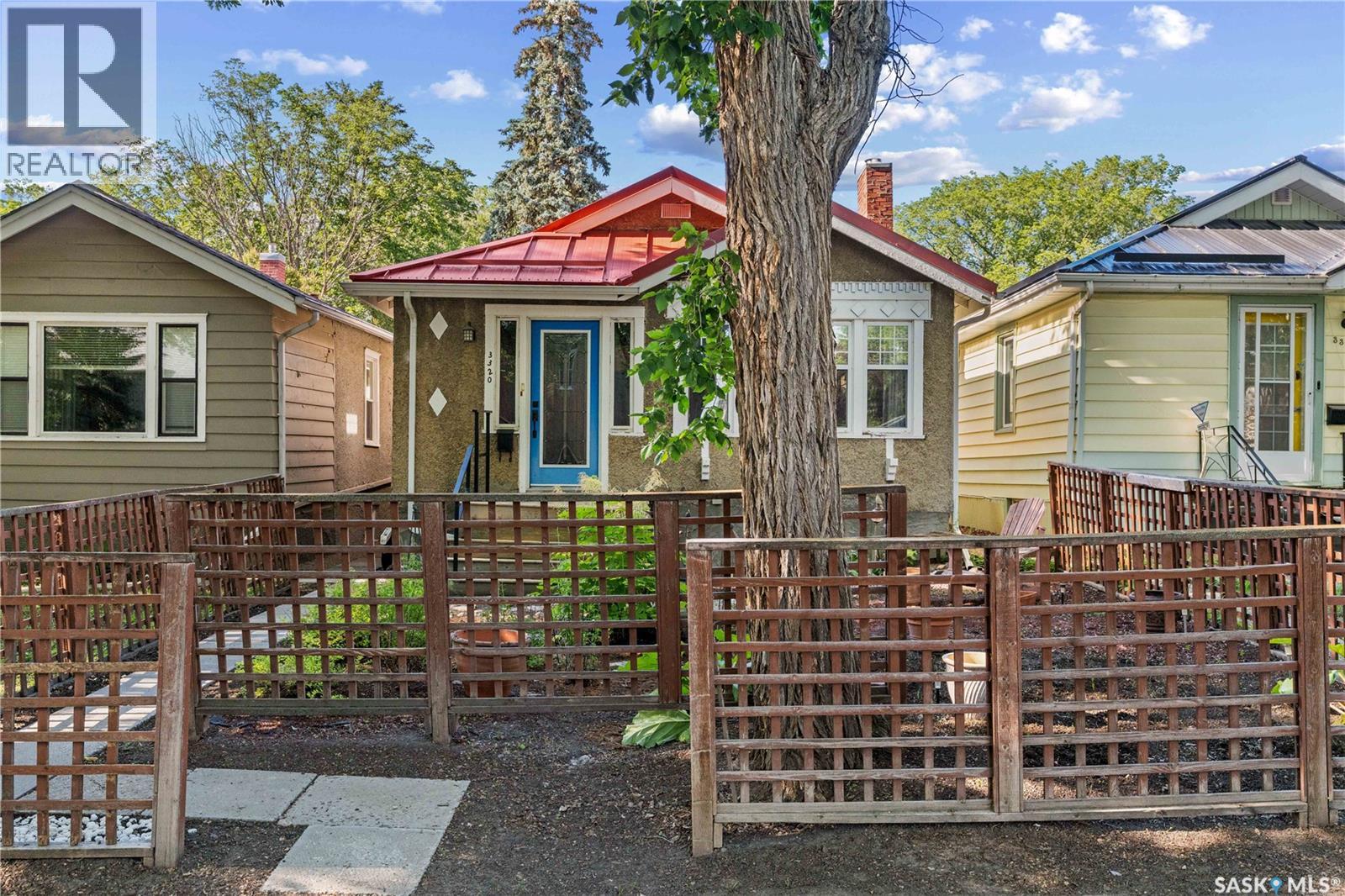 3320 15th AVENUE, regina, Saskatchewan