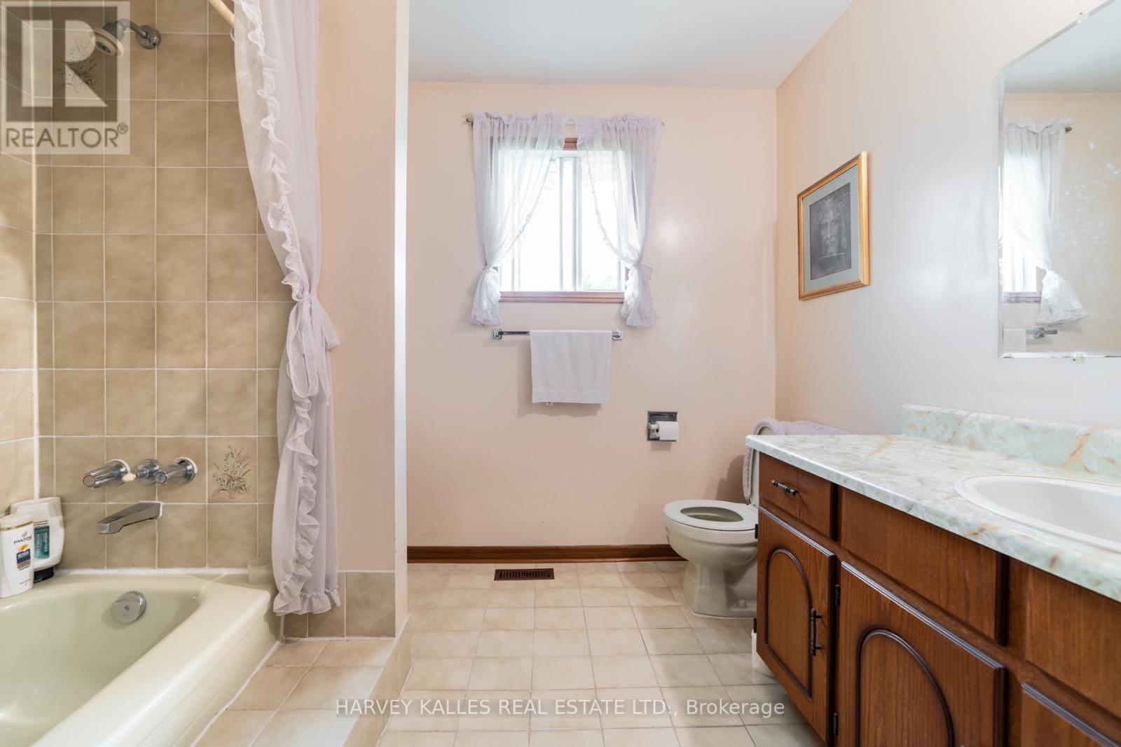 4257 Starlight Crescent, Mississauga (Rathwood), Ontario  L4W 4R4 - Photo 14 - W12262432