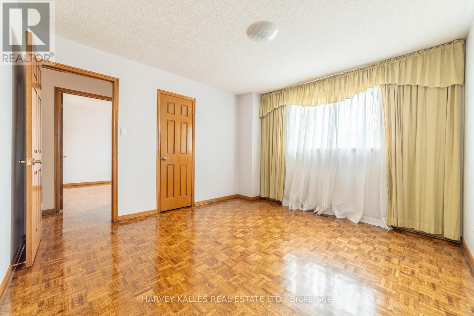 4257 Starlight Crescent, Mississauga (Rathwood), Ontario  L4W 4R4 - Photo 18 - W12262432