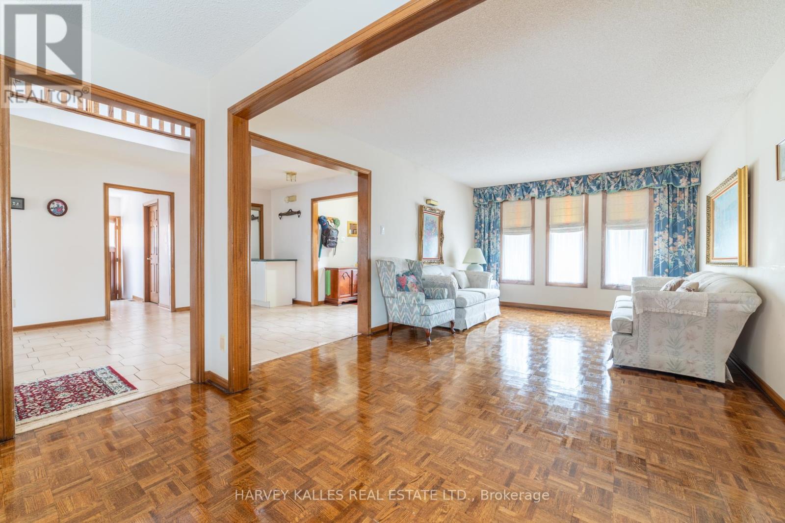 Property at 4257 STARLIGHT CRESCENT image 3