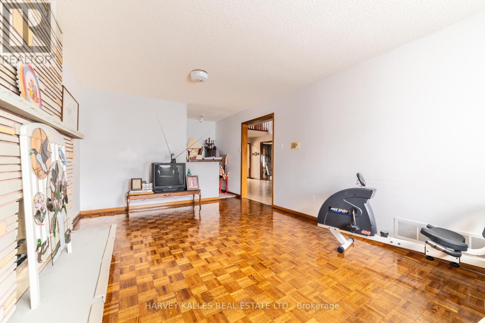 4257 Starlight Crescent, Mississauga (Rathwood), Ontario  L4W 4R4 - Photo 9 - W12262432