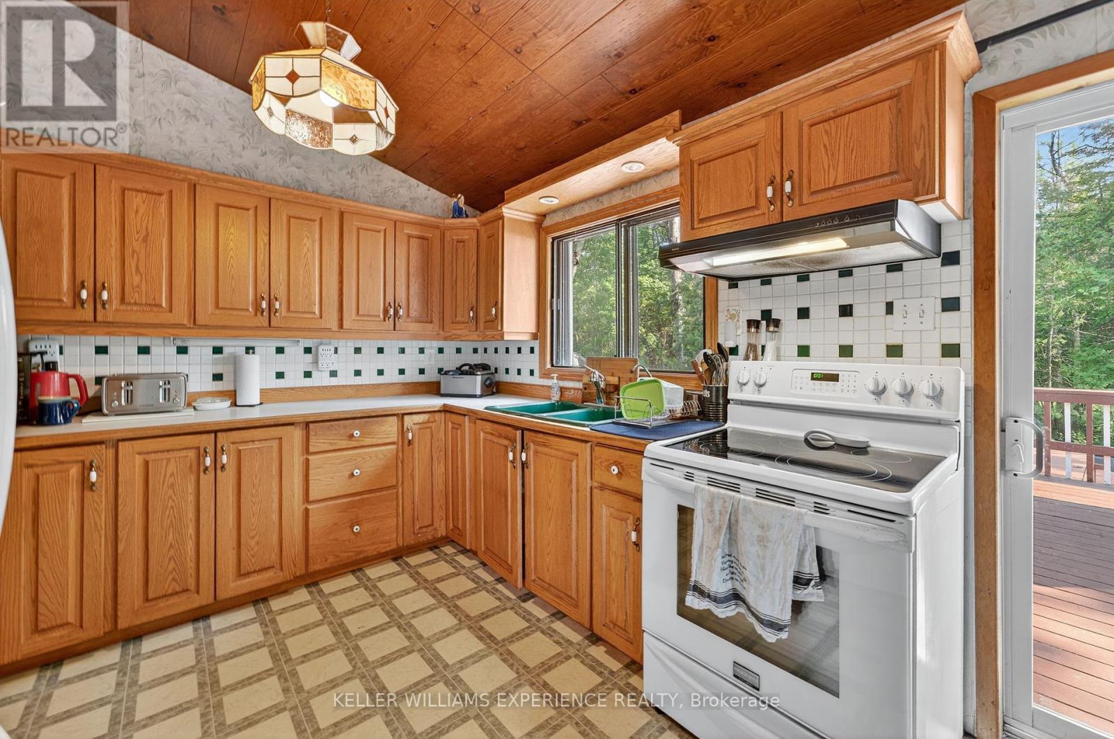 27 Wolverine Beach Road, Georgian Bay, Ontario  P0E 1E0 - Photo 14 - X12262423