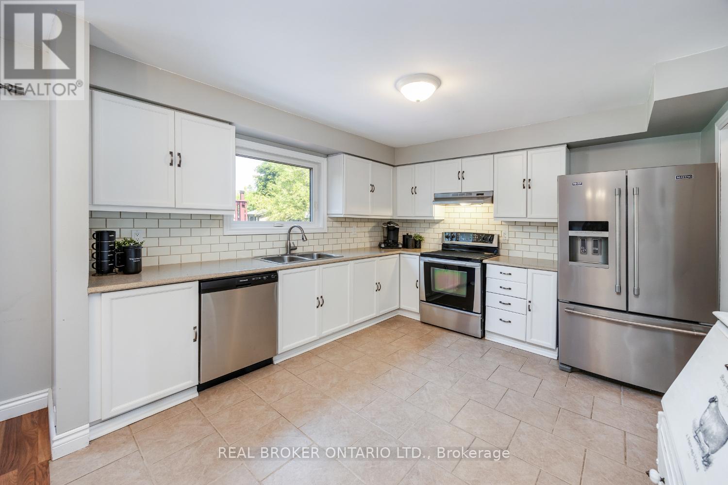 Property at 78 CHERRY BLOSSOM CRESCENT image 5