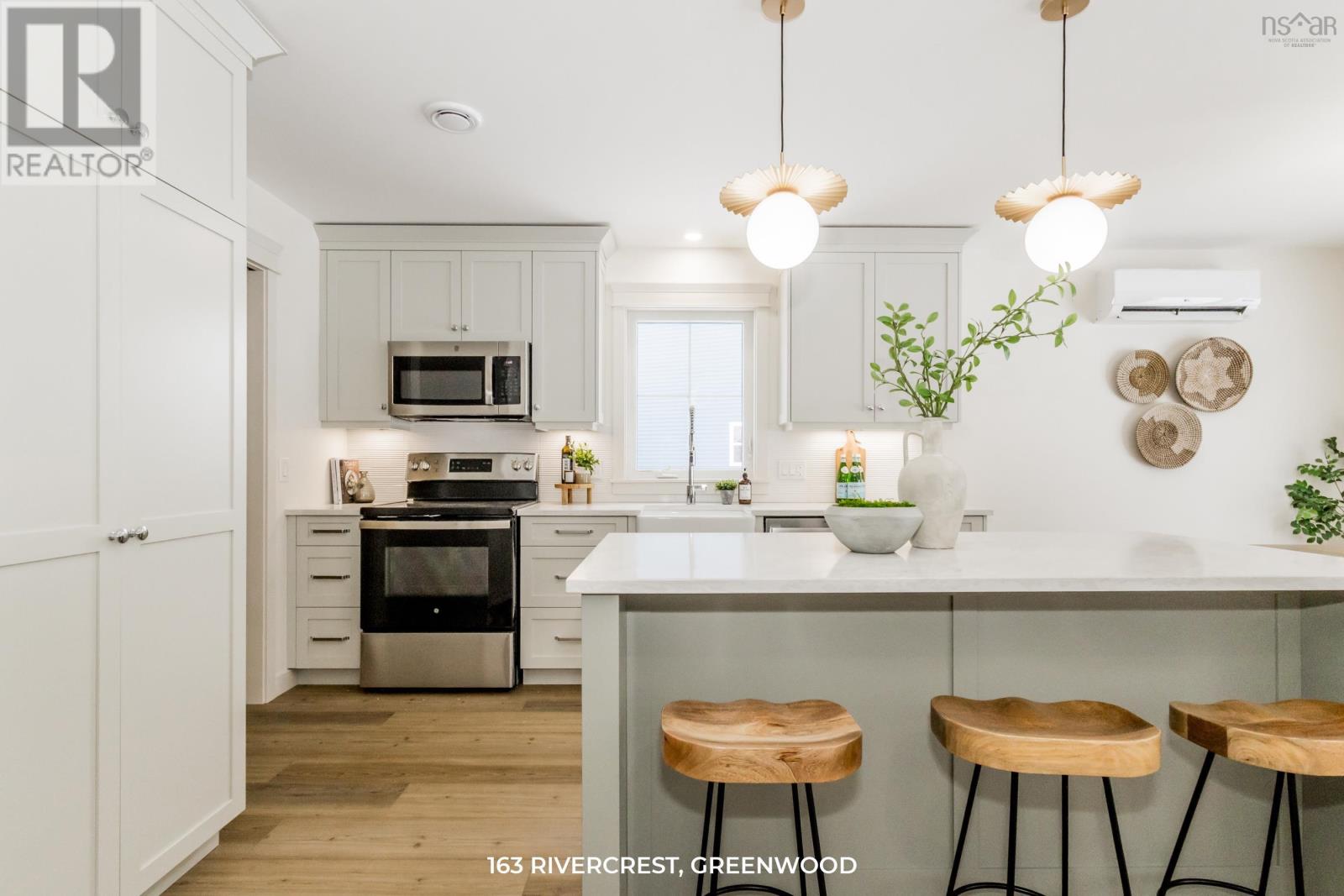 Property at 126 Seneca Street image 3