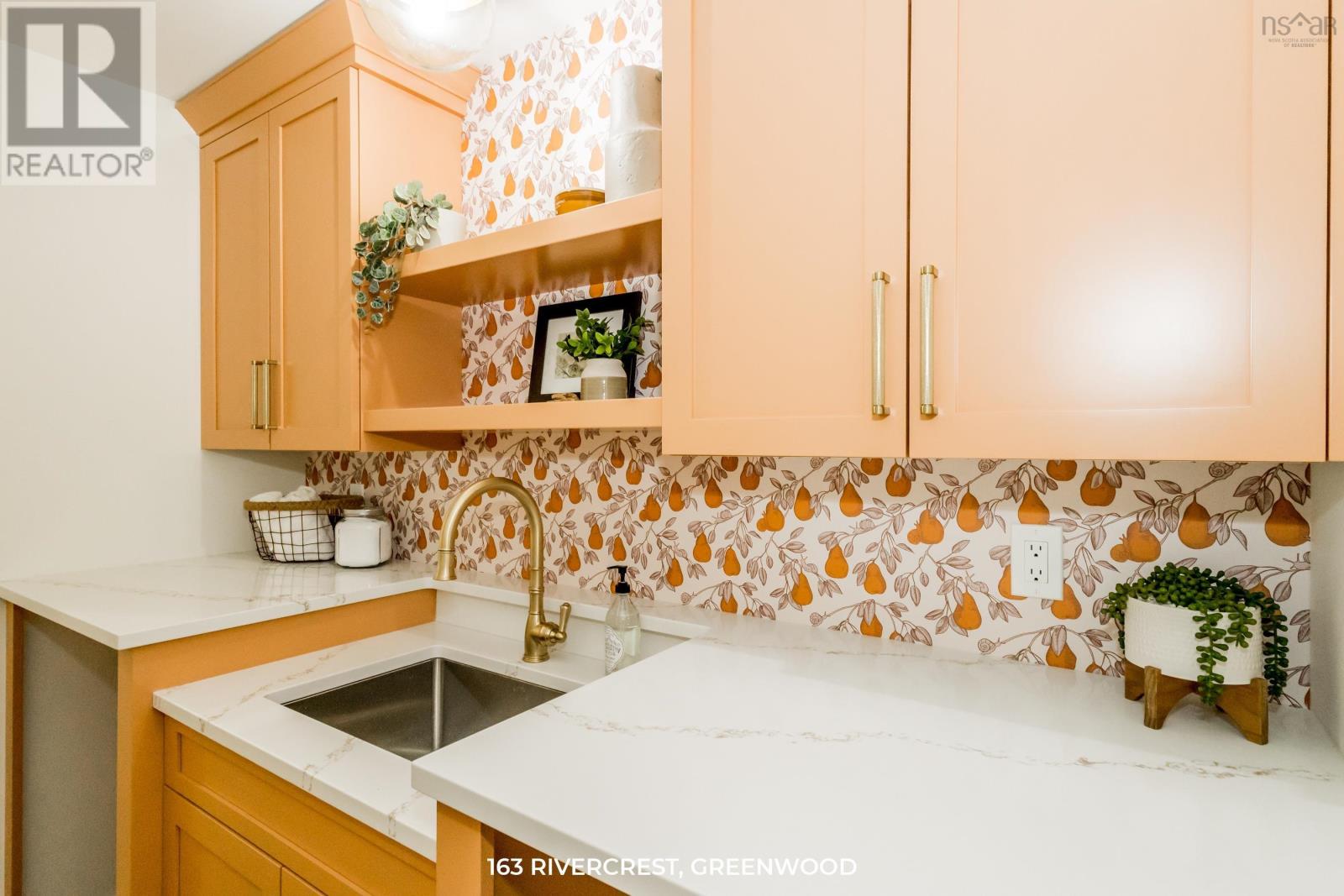 Property at 126 Seneca Street image 4