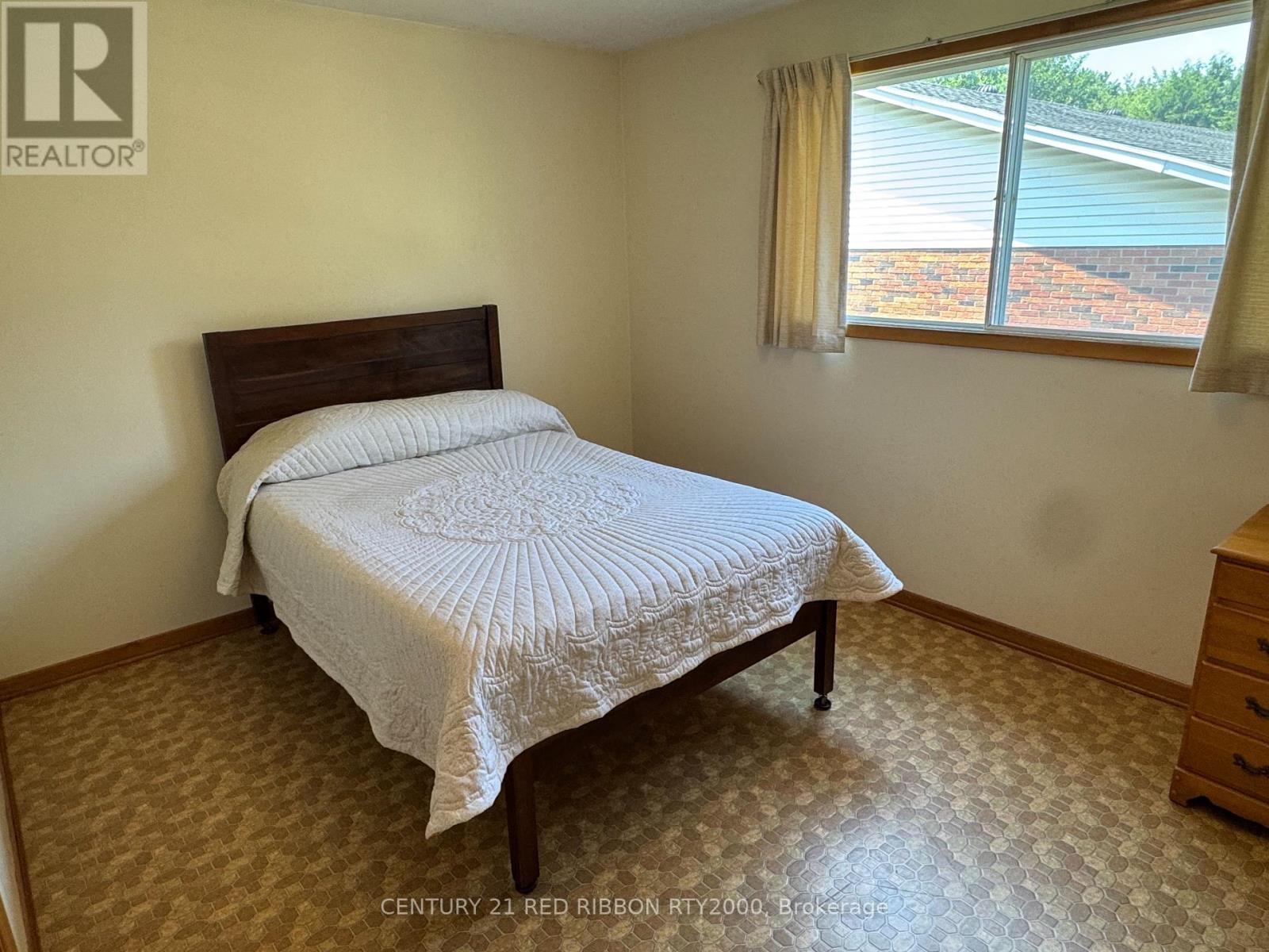 730 Glover Crescent, Strathroy-Caradoc, Ontario  N0L 1W0 - Photo 19 - X12262764