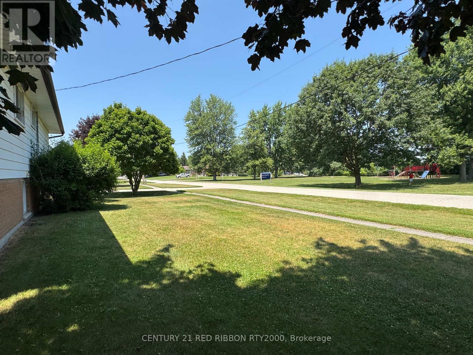 730 Glover Crescent, Strathroy-Caradoc, Ontario  N0L 1W0 - Photo 46 - X12262764