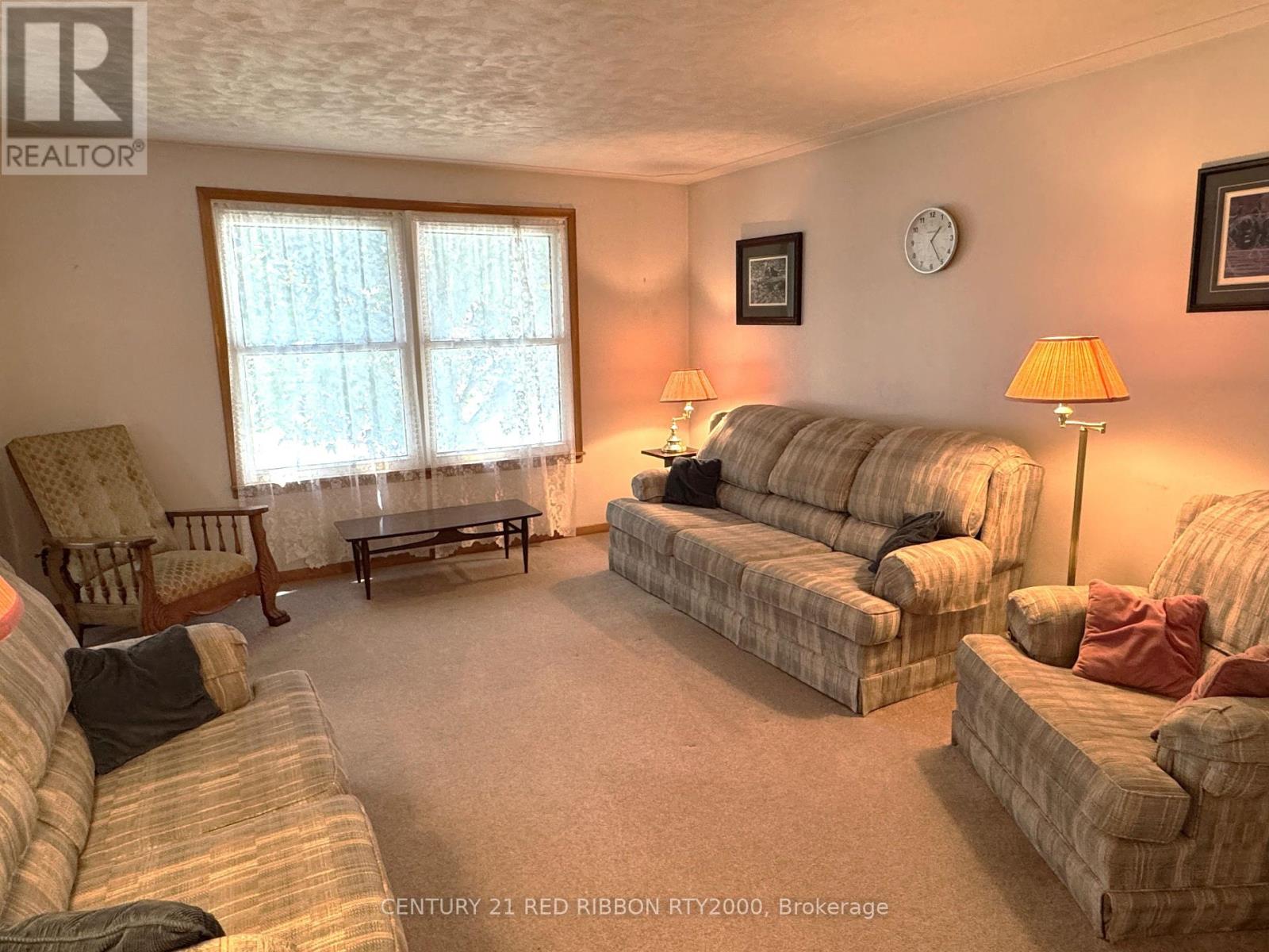 730 Glover Crescent, Strathroy-Caradoc, Ontario  N0L 1W0 - Photo 5 - X12262764