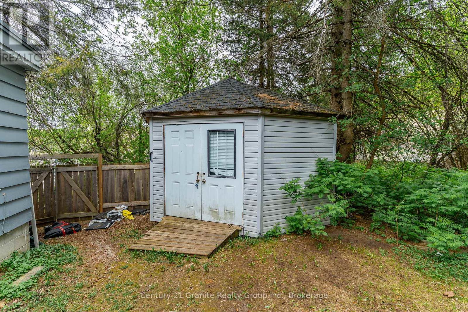 690 Mountain Street, Dysart Et Al, Ontario  K0M 1S0 - Photo 29 - X12159171