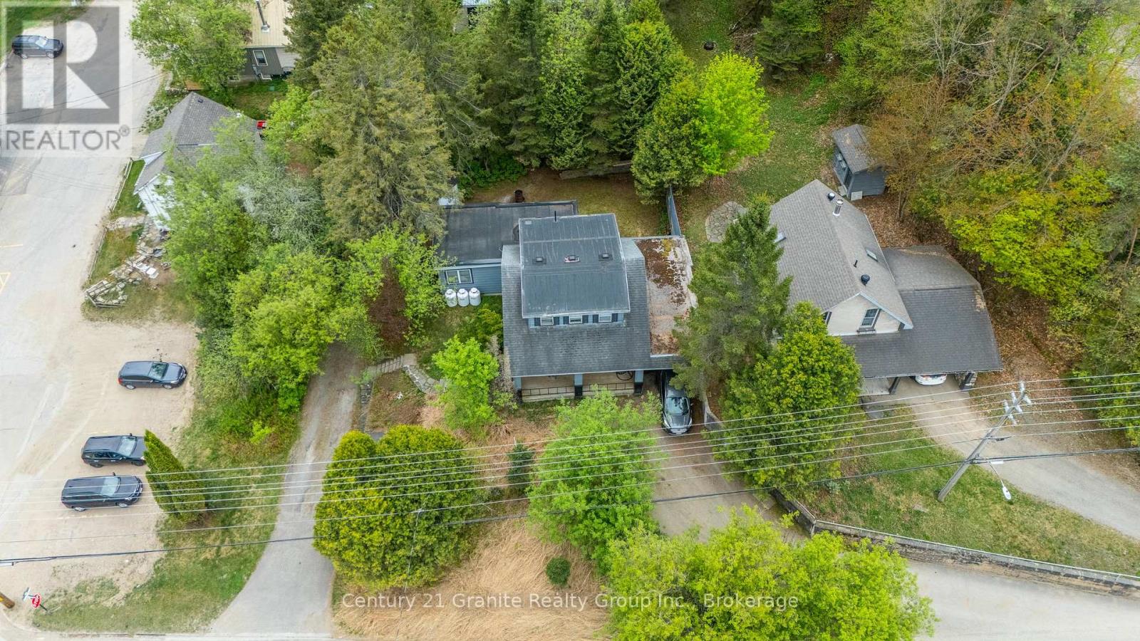 690 Mountain Street, Dysart Et Al, Ontario  K0M 1S0 - Photo 37 - X12159171