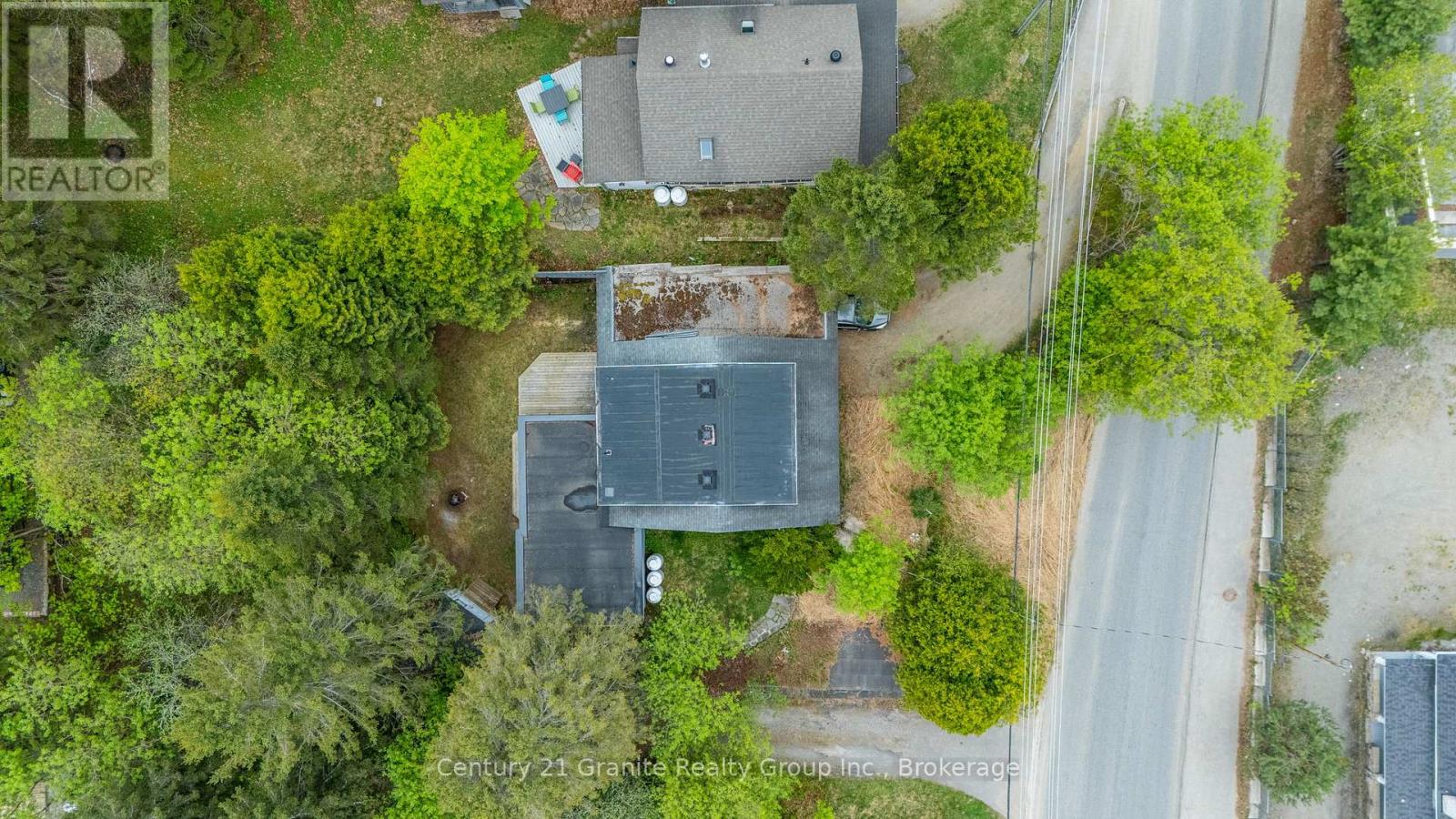 690 Mountain Street, Dysart Et Al, Ontario  K0M 1S0 - Photo 36 - X12159171