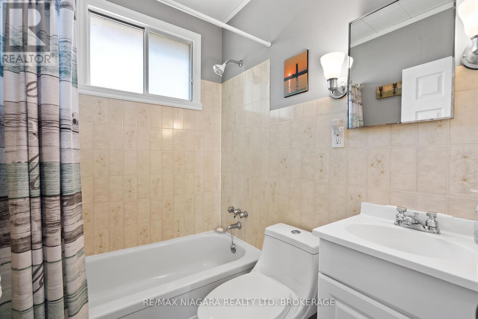 45 Erie Heights Line, Haldimand (Dunnville), Ontario  N0A 1K0 - Photo 18 - X12262843