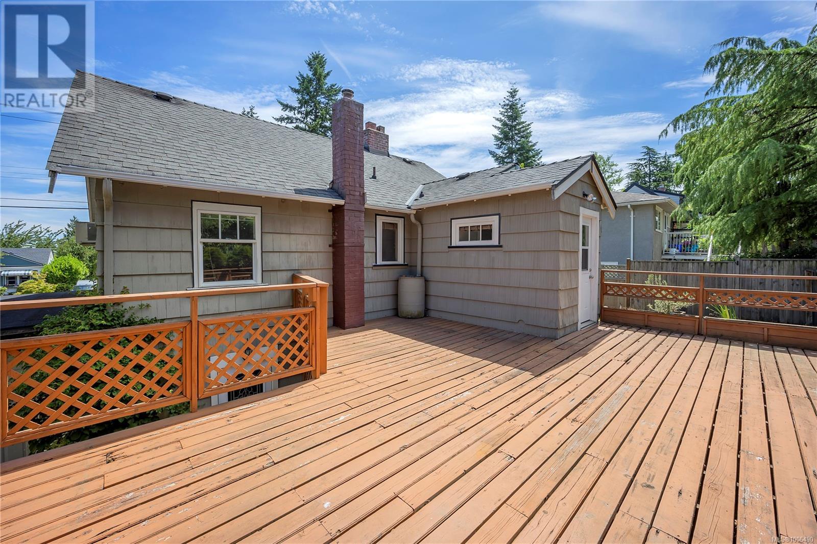 Property at 881 Millstone Ave image 4