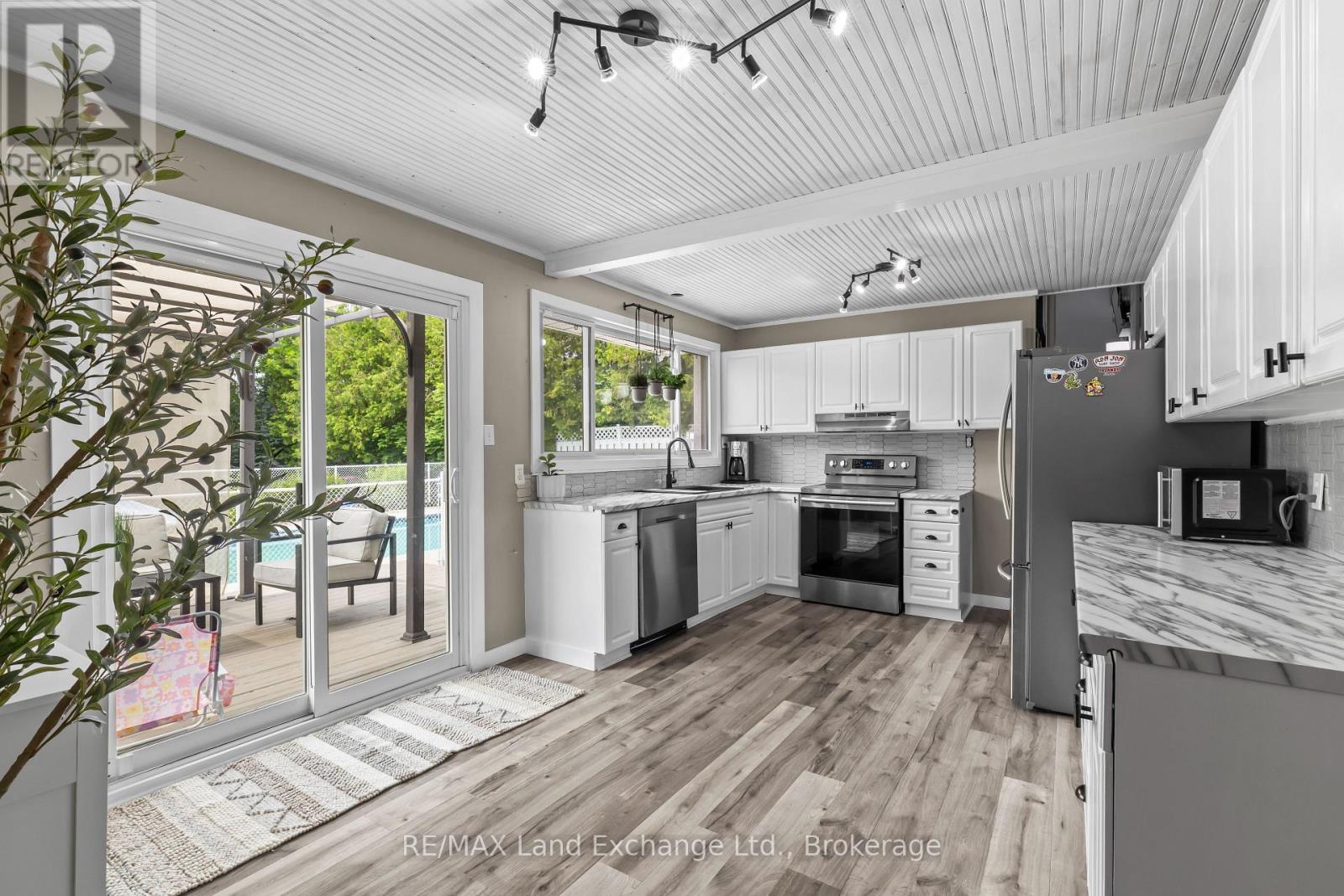 774 River Street, Saugeen Shores, Ontario  N0H 2C4 - Photo 10 - X12262673
