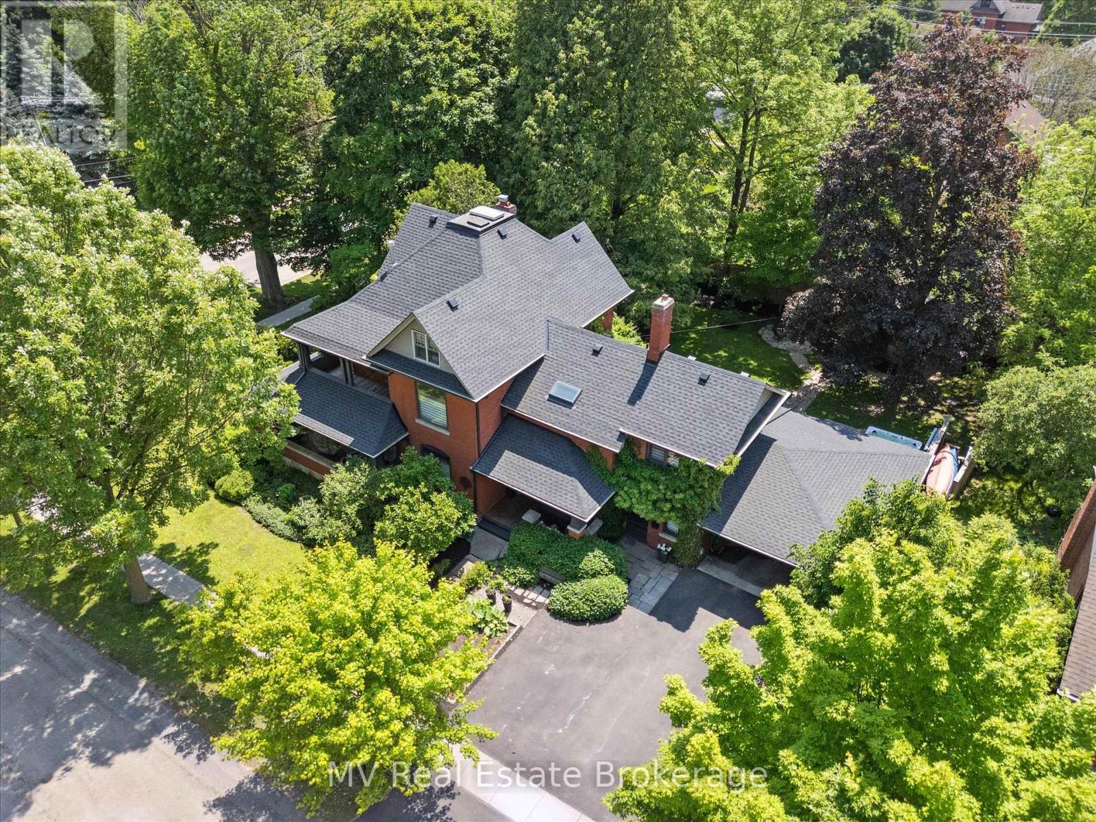 94 Colborne Street, Centre Wellington, Ontario  N0B 1S0 - Photo 2 - X12262812