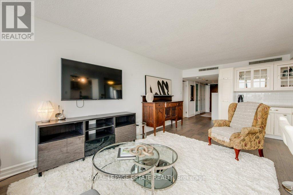 Property at 1012 - 160 ALTON TOWERS CIRCLE image 2