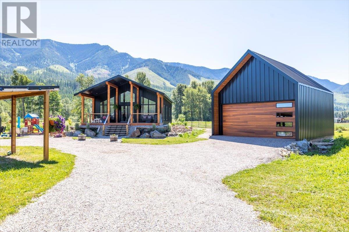 7005 Stubbs Road, Fernie, British Columbia  V0B 1M5 - Photo 12 - 10354789