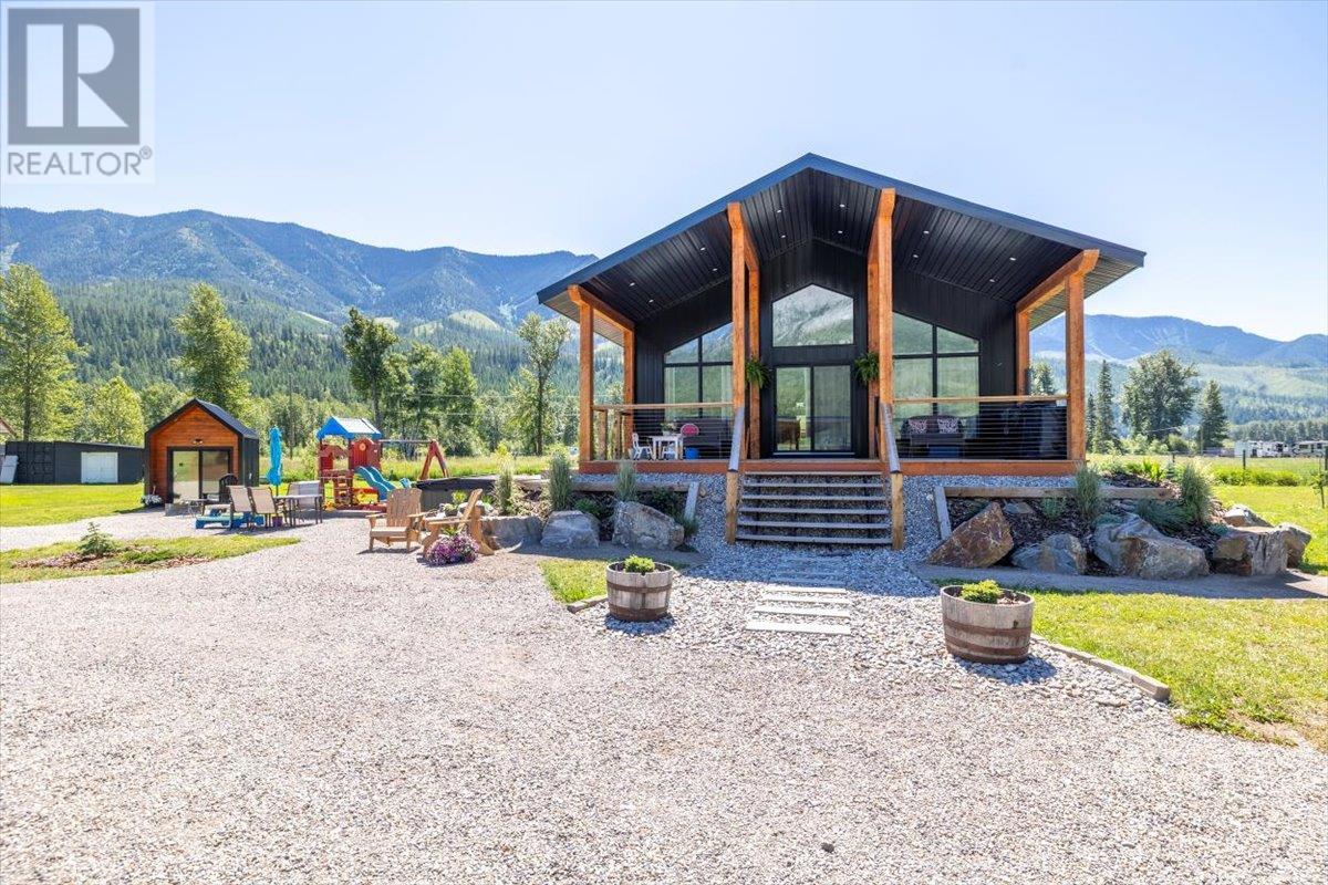 7005 Stubbs Road, Fernie, British Columbia  V0B 1M5 - Photo 9 - 10354789