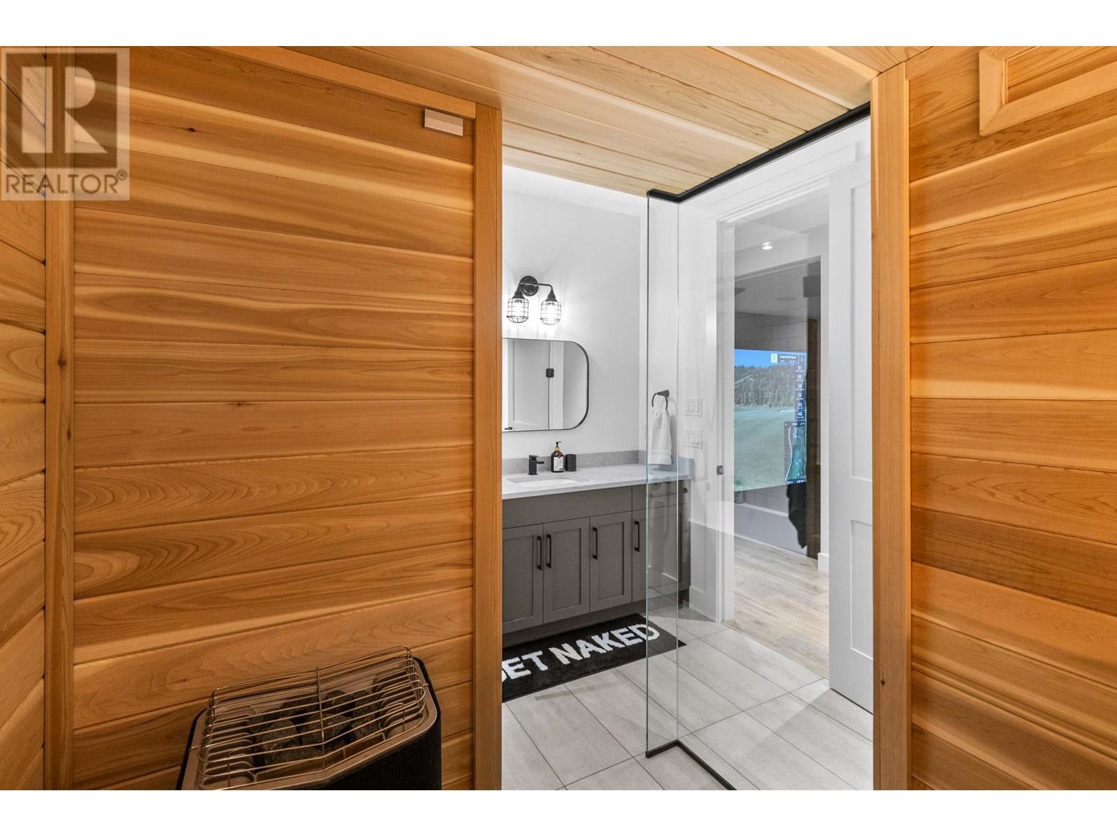 4243 Russo Street, Kelowna, British Columbia  V1W 0C6 - Photo 64 - 10353975