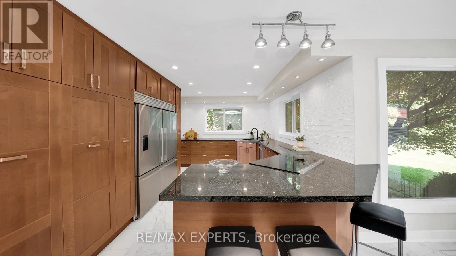 10 Kehoe Court, King (Nobleton), Ontario  L0G 1N0 - Photo 18 - N12262580