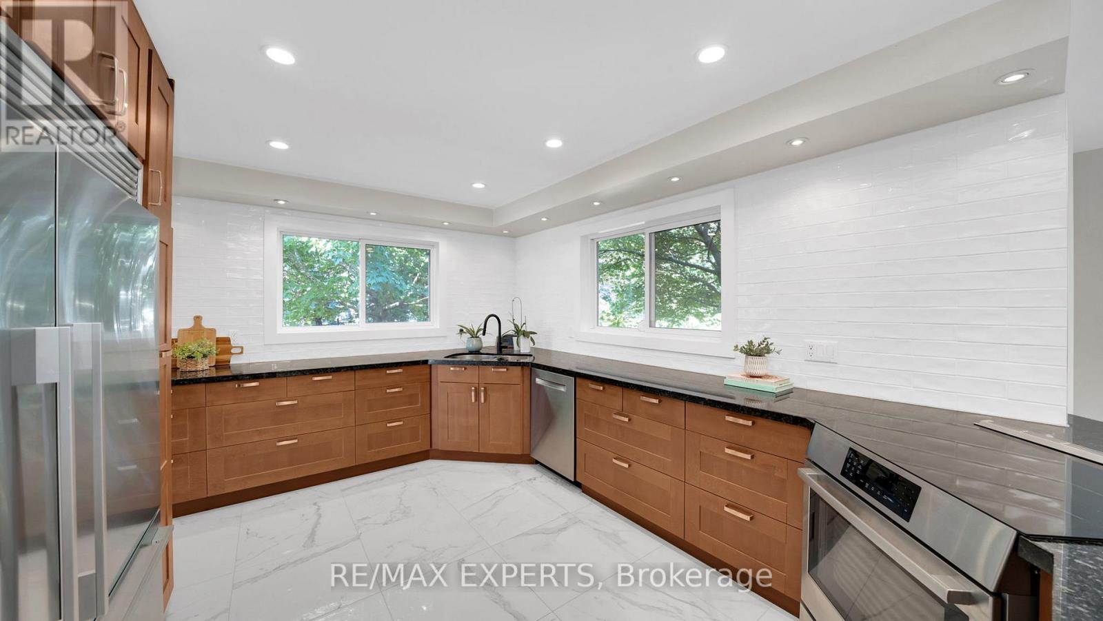 10 Kehoe Court, King (Nobleton), Ontario  L0G 1N0 - Photo 19 - N12262580