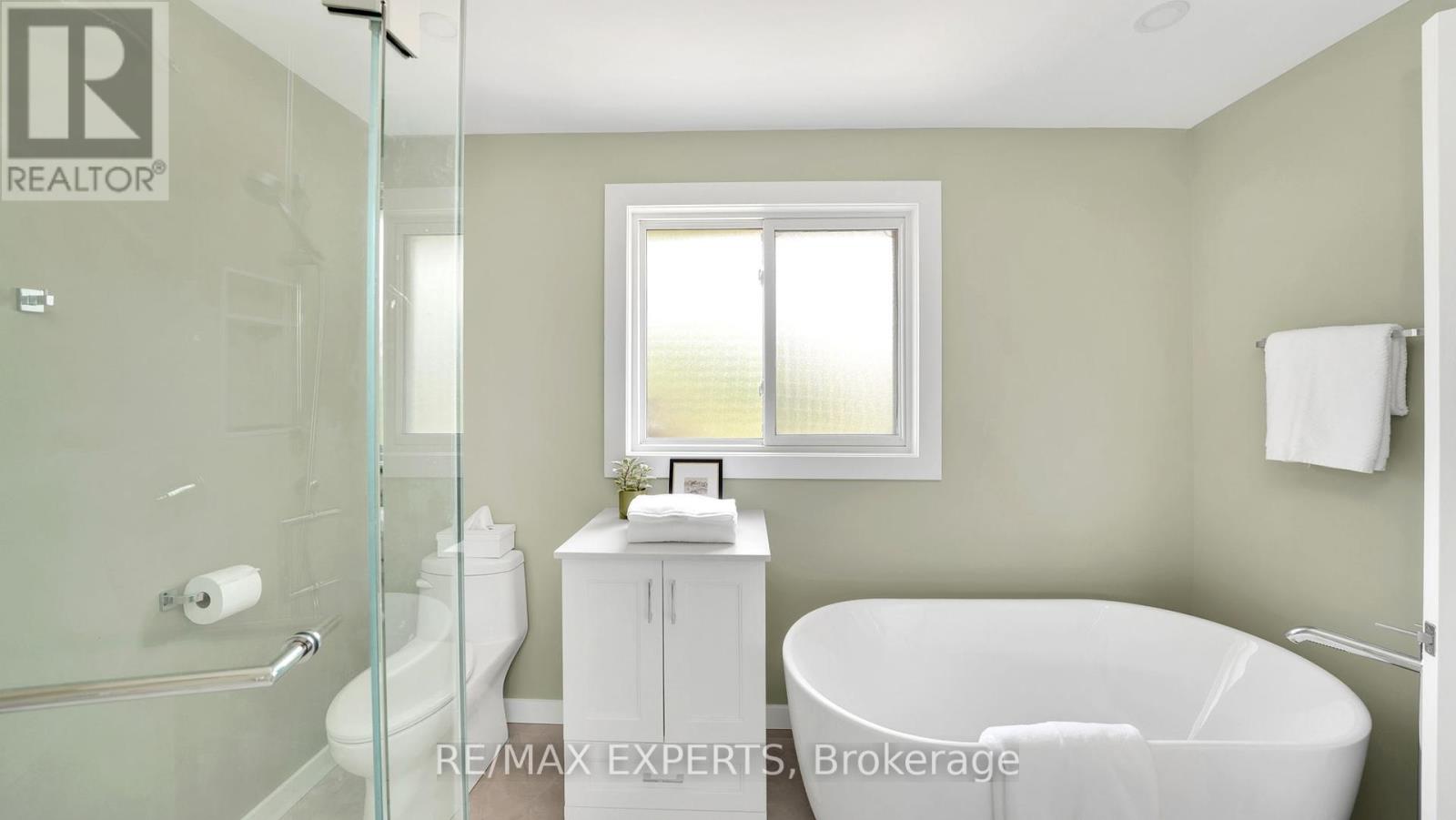 10 Kehoe Court, King (Nobleton), Ontario  L0G 1N0 - Photo 32 - N12262580