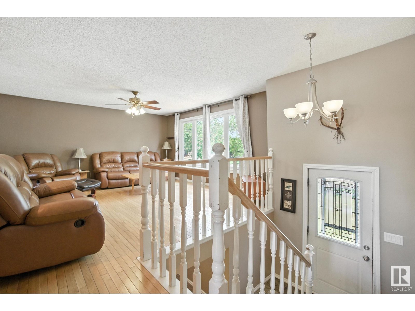 Property at 19 ADDISON CR image 5