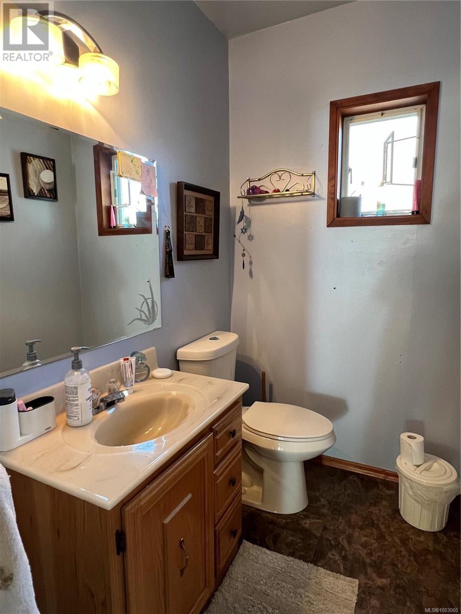 505 Conuma Dr, Gold River, British Columbia  V0P 1G0 - Photo 19 - 1003060