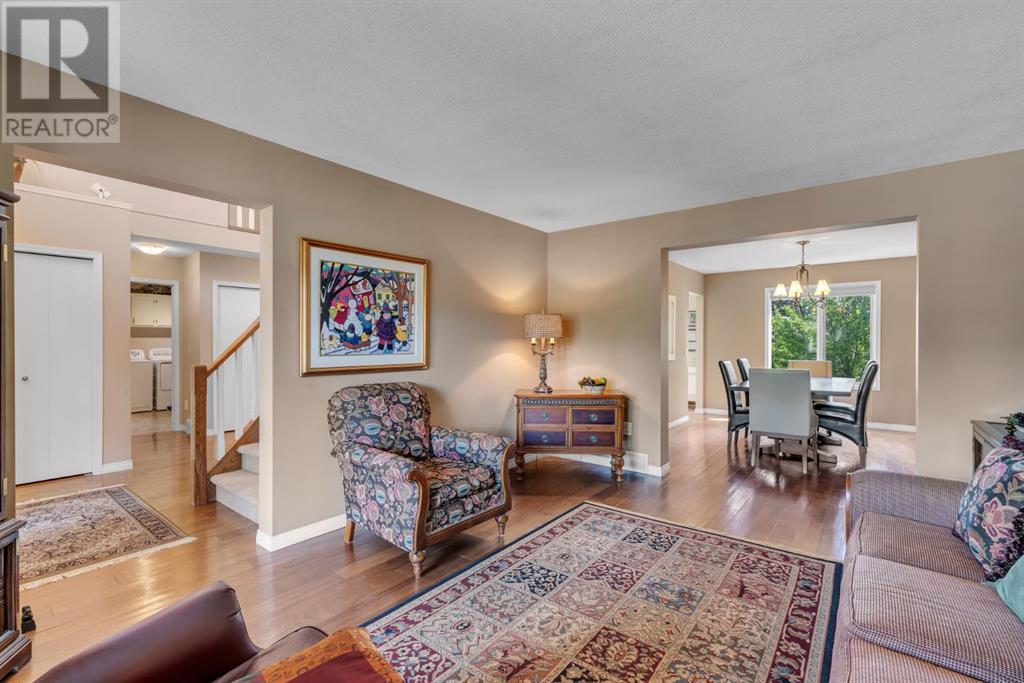 Property at 34 Evergreen Terrace SW image 5