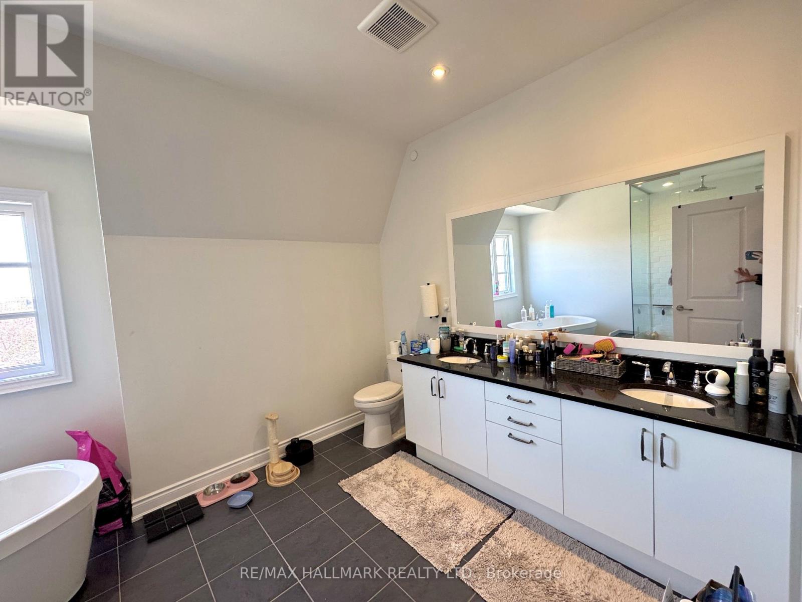 55 Twenty Ninth Street, Toronto, Ontario  M8W 1S1 - Photo 19 - W12262529