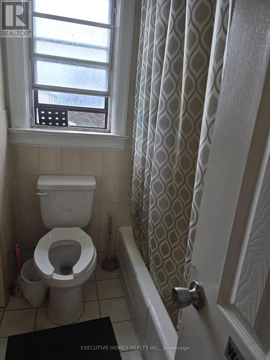 234 Pellatt Avenue, Toronto, Ontario  M9N 2P6 - Photo 5 - W12262561