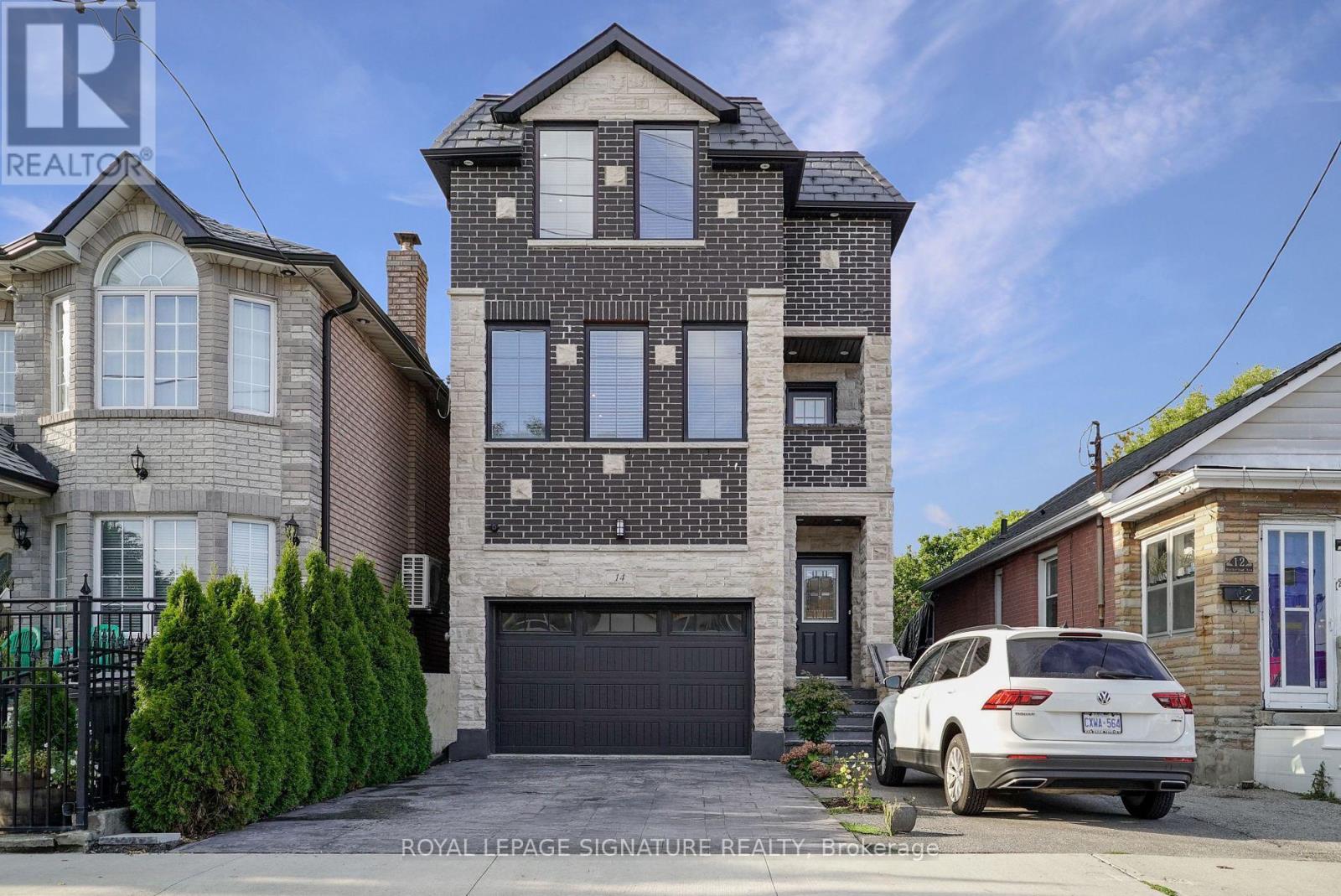Upper 2 Levels - 14 Rotherham Avenue, Toronto, Ontario  M6M 1L8 - Photo 1 - W12262656