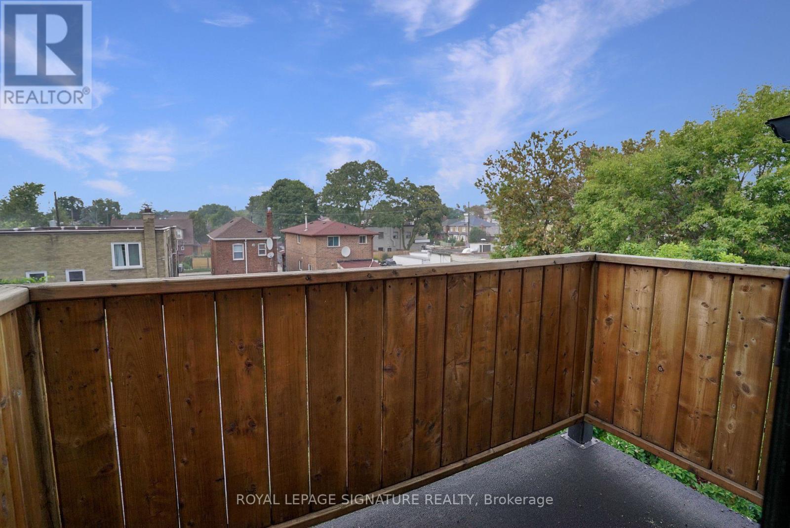 Upper 2 Levels - 14 Rotherham Avenue, Toronto, Ontario  M6M 1L8 - Photo 21 - W12262656