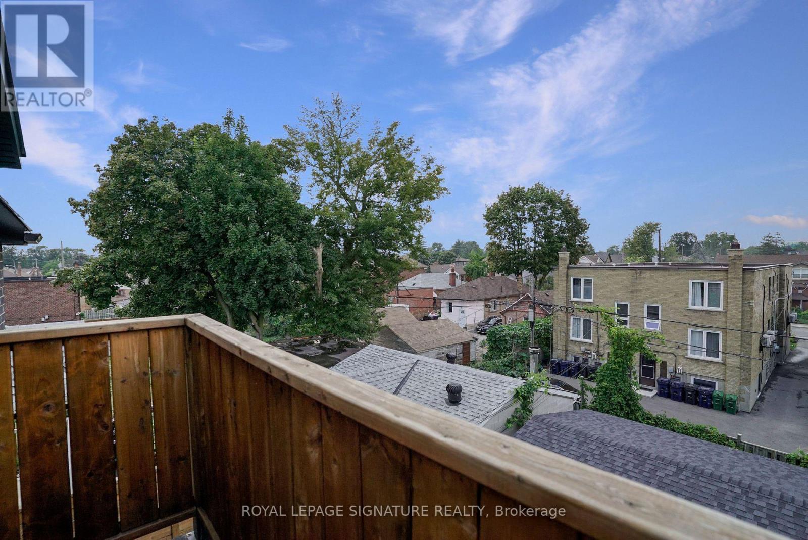 Upper 2 Levels - 14 Rotherham Avenue, Toronto, Ontario  M6M 1L8 - Photo 22 - W12262656