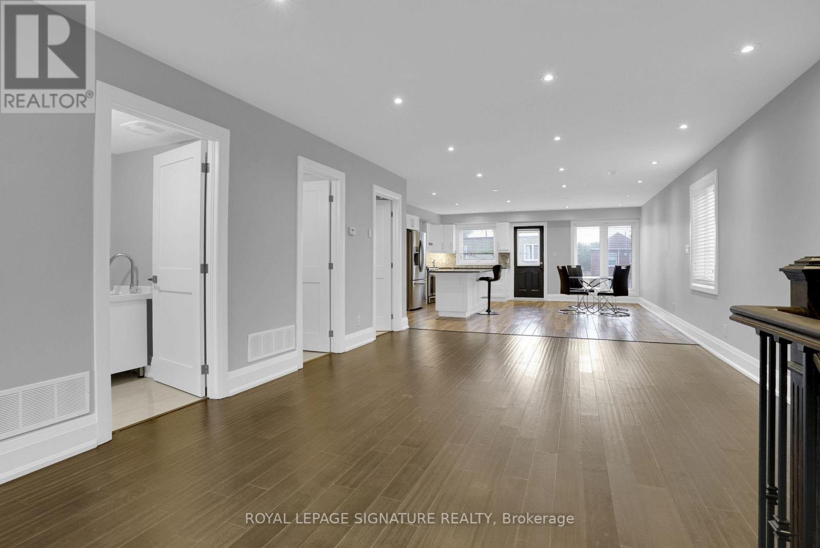 Upper 2 Levels - 14 Rotherham Avenue, Toronto, Ontario  M6M 1L8 - Photo 3 - W12262656