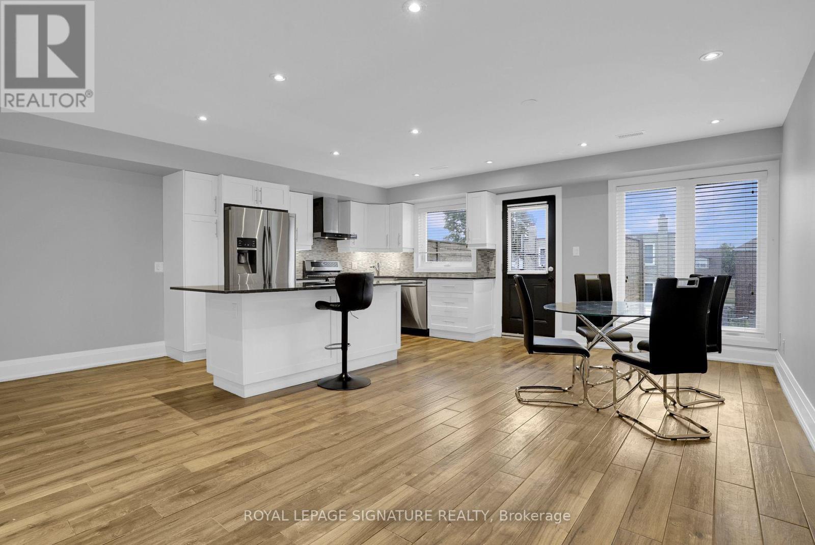 Upper 2 Levels - 14 Rotherham Avenue, Toronto, Ontario  M6M 1L8 - Photo 4 - W12262656
