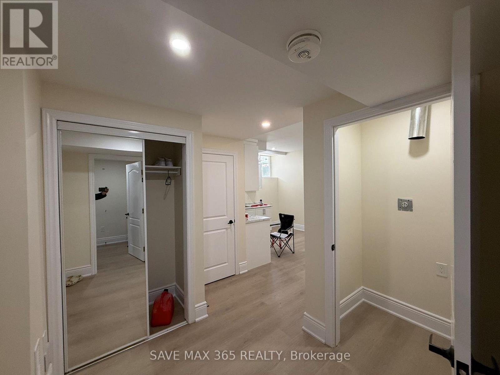 46 James Walker Avenue, Caledon, Ontario  L7C 4M8 - Photo 2 - W12262711