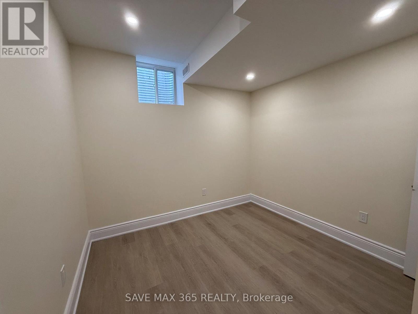 46 James Walker Avenue, Caledon, Ontario  L7C 4M8 - Photo 7 - W12262711