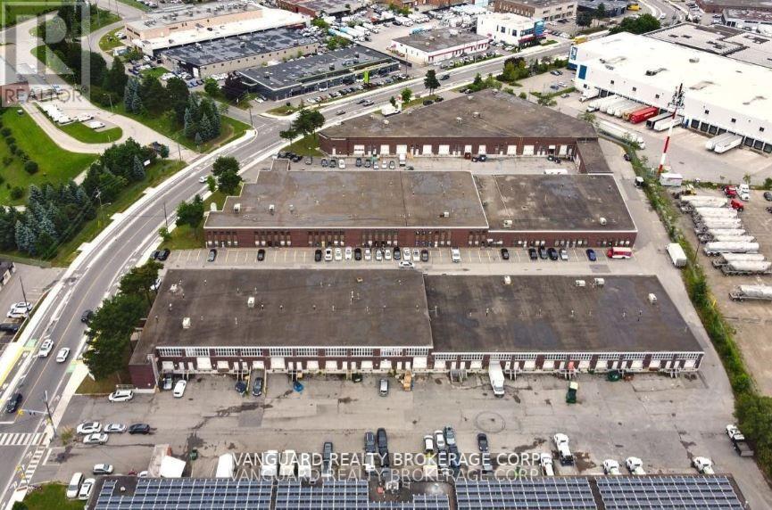 2-4 - 4480 Chesswood Drive, Toronto, Ontario  M3J 2B9 - Photo 2 - W12262713