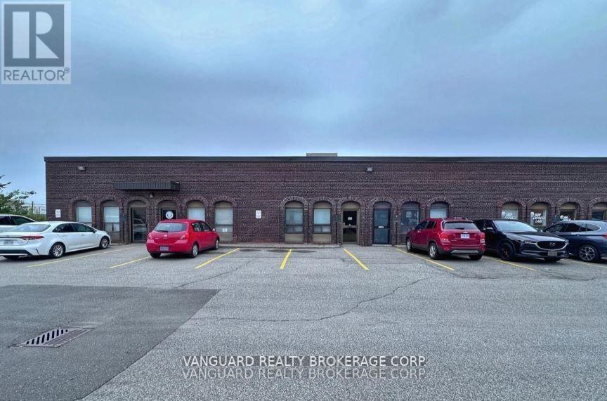 2-4 - 4480 Chesswood Drive, Toronto, Ontario  M3J 2B9 - Photo 4 - W12262713