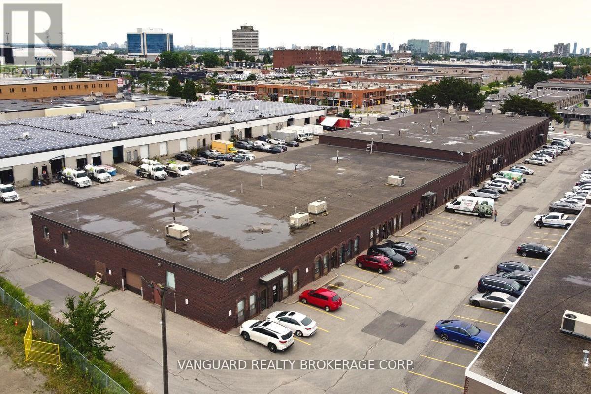 3 - 4480 Chesswood Drive, Toronto, Ontario  M3J 2B9 - Photo 3 - W12262731