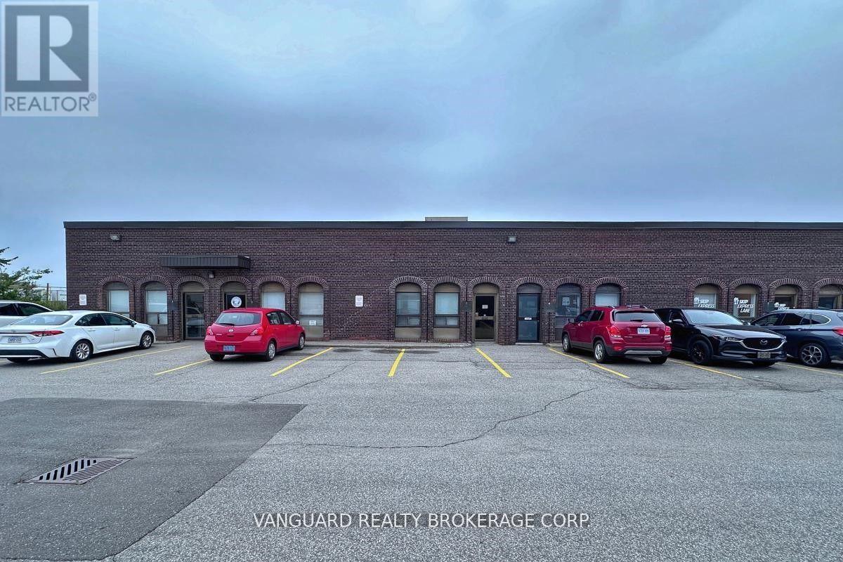 3 - 4480 Chesswood Drive, Toronto, Ontario  M3J 2B9 - Photo 4 - W12262731