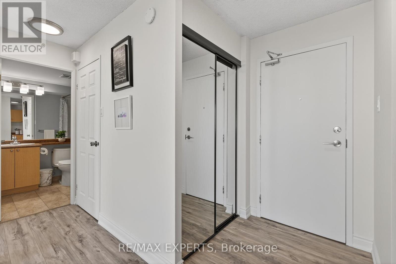 1212 - 2900 Battleford Road, Mississauga (Meadowvale), Ontario  L5N 2V9 - Photo 4 - W12262745