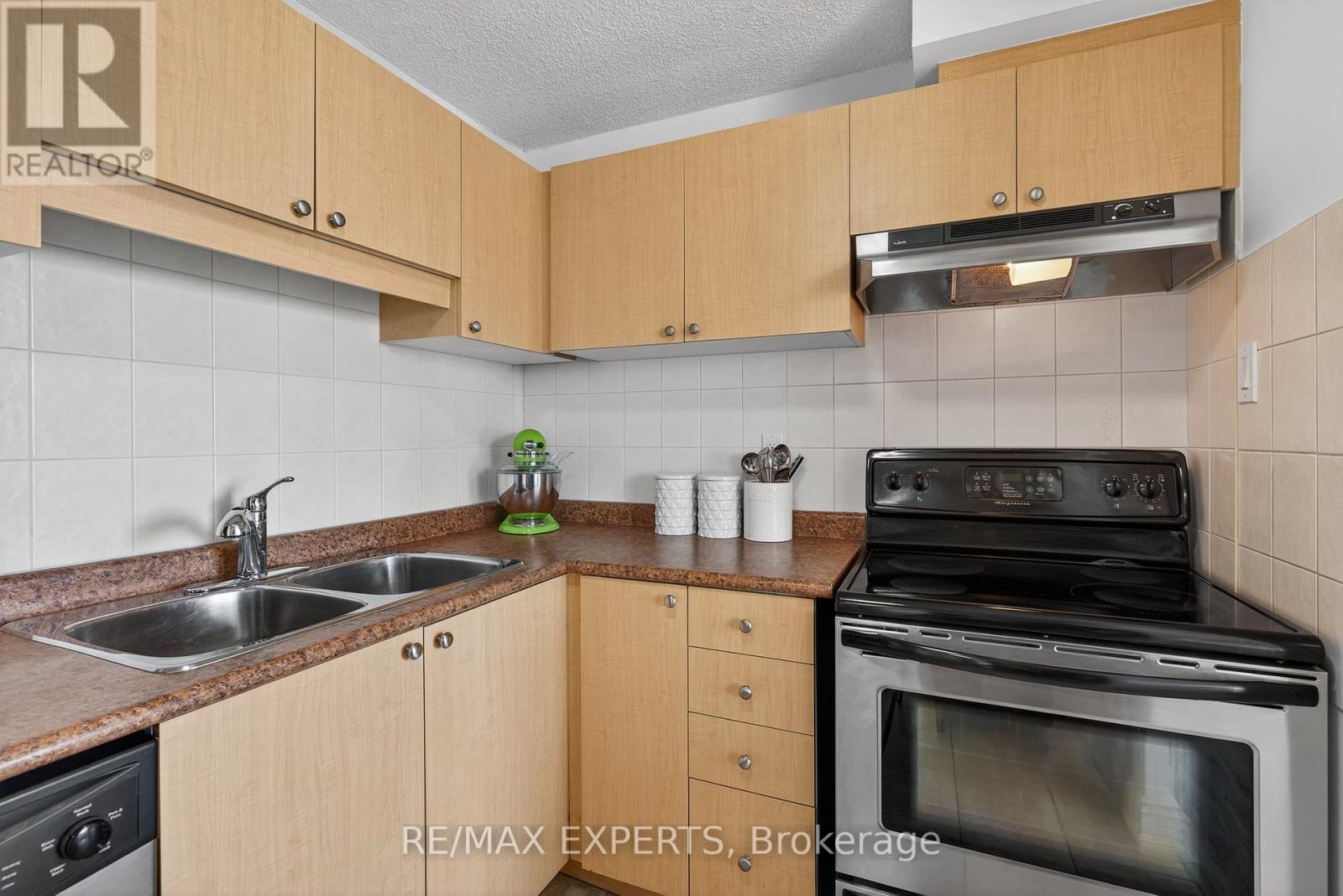 1212 - 2900 Battleford Road, Mississauga (Meadowvale), Ontario  L5N 2V9 - Photo 9 - W12262745